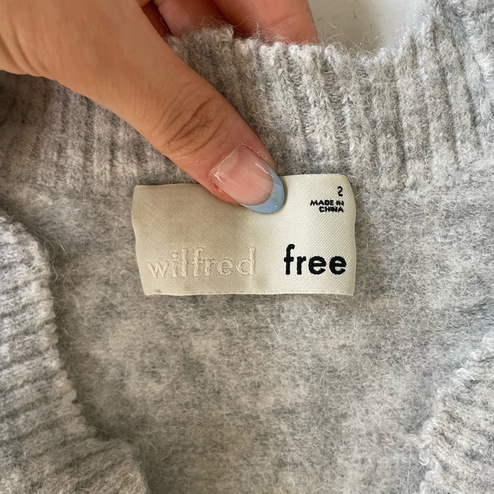 Aritzia grey sweater - Picture 5 of 9